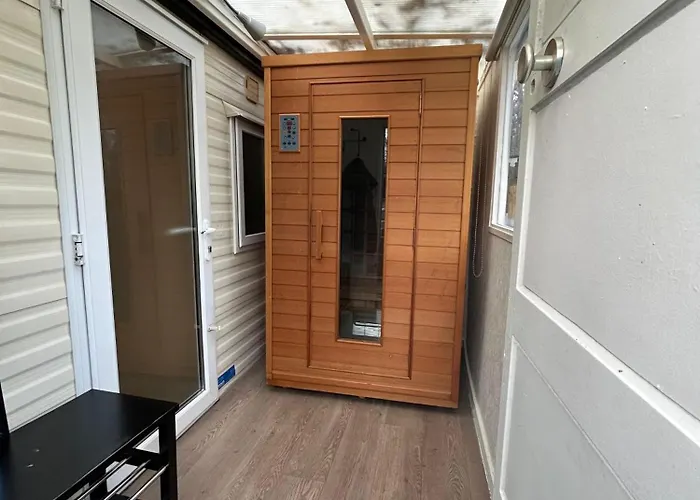 شاليه Wanderhuette Wandelaarshut 'tante Truus' Met Prive Infrarood Sauna - Recreatiepark 't Veluwshof - Veluwe هونديرلو